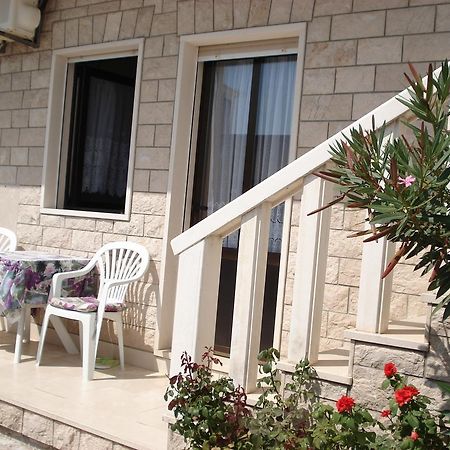 Apartments Mladina Mimice Exterior foto